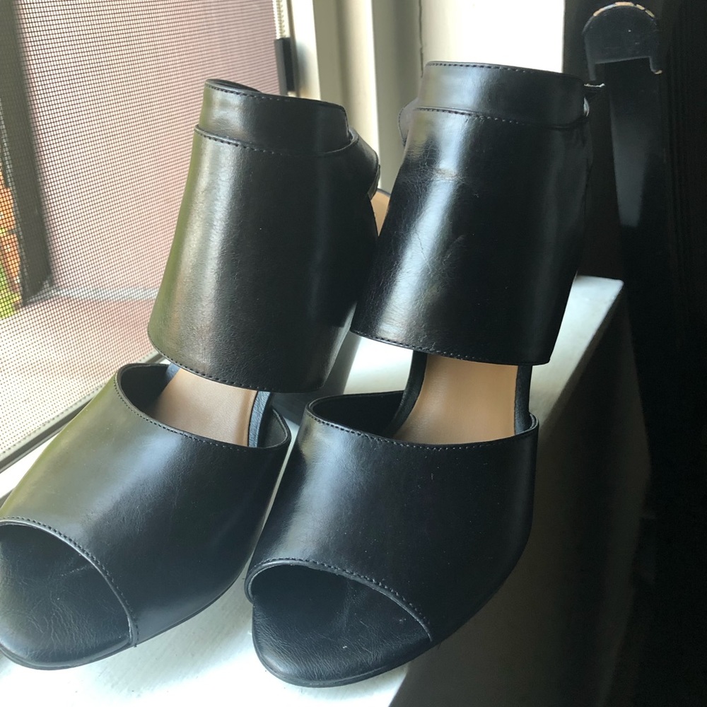Shoes - Picture 2 of 5